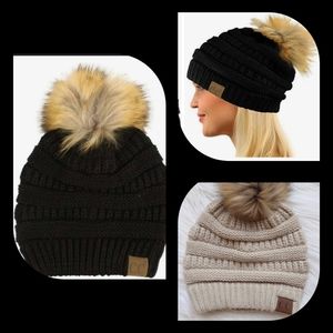 NEW Pom Pom knit hat Black